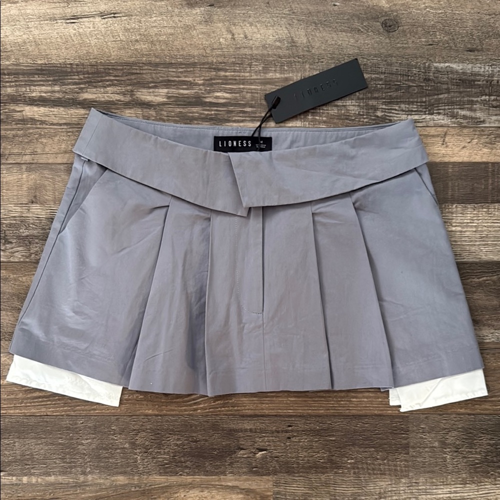 NWT Lioness Gray Pleated Mini Skirt